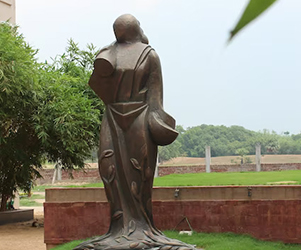 Statue of Rabindranath Tagore at Panthashala