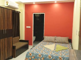 Panthashala Shantiniketan Super Deluxe Room Interior Image 1