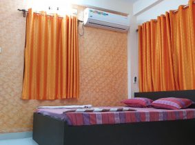 Panthashala Shantiniketan Super Deluxe Room Interior Image 5